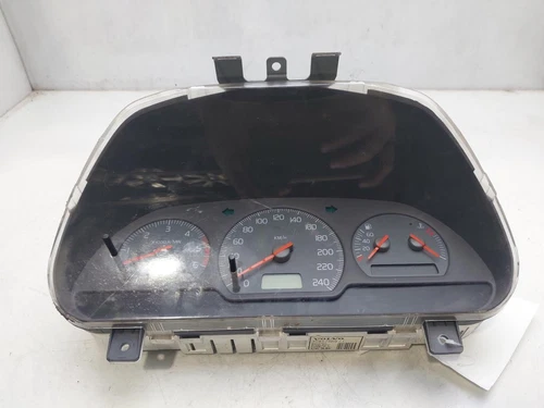 30857569 Quadro Strumenti per VOLVO S40 BERLINA 1.9 D 2000 8683553 - Foto 1 di 10