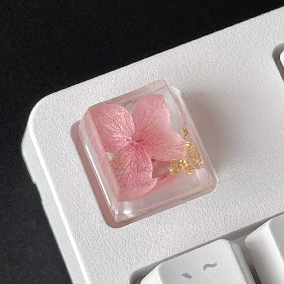Resin keycap, artisan keycaps, spacebar keycap, pink keycaps, esc