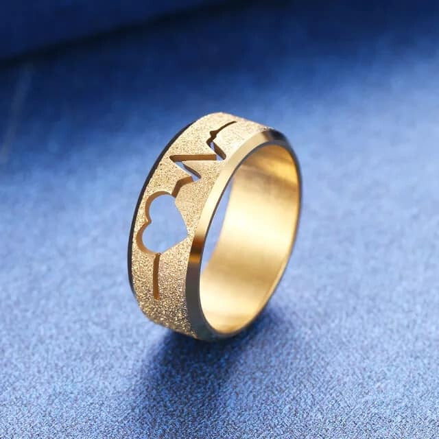Bague de vie à coeur et rythme cardiaque dorée en acier chirurgical