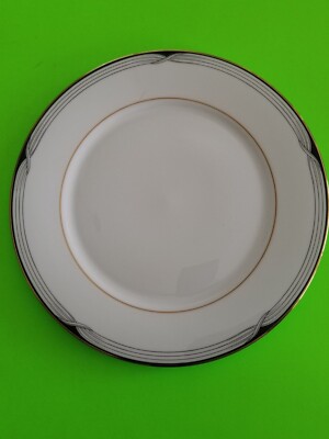 Lenox Debut Collection Erica Dinner Plate  approx. 10 7/8'' diameter