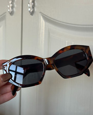 C line Arc de Triomphe Sunglasses Coral  Gold CL40238U. Free Express Shipping