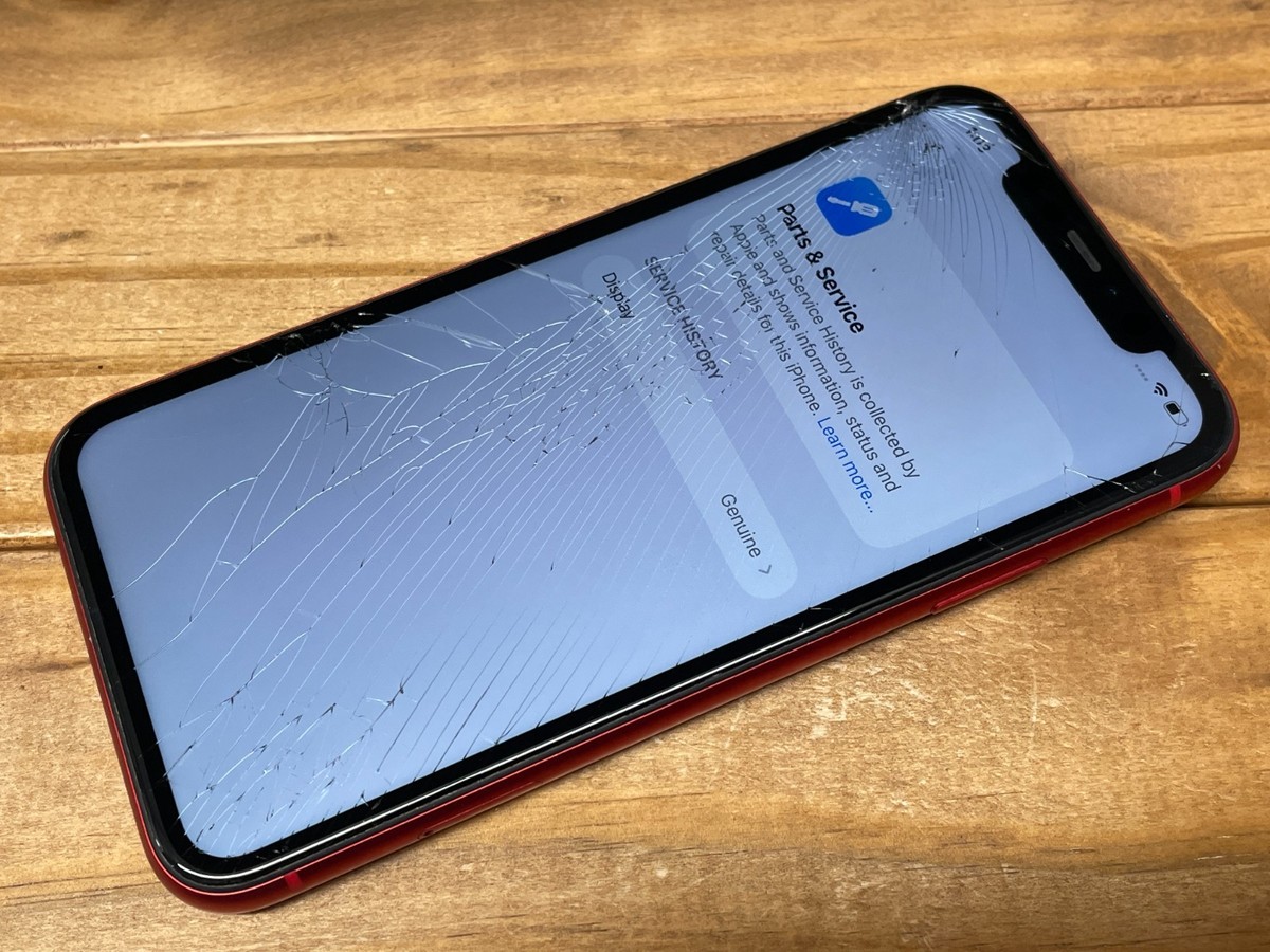 Apple iPhone 11 - 64 GB - RED (Tracfone) A2111 - Works - Cracked