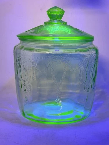 Anchor Hocking Green Depression Glass Biscuit Cookie Jar GLOWS READ