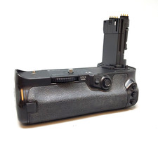 Vello BG-C14 Battery Grip for Canon 5D Mark IV