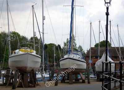 Foto 6x4 Yachten am Eling Quay Totton Diese drei, zusammen mit mehreren anderen um 2010