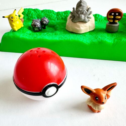 Micro Machines: Pokémon Pre-Production Playset - Cinnabar Island - Picture 3 of 5