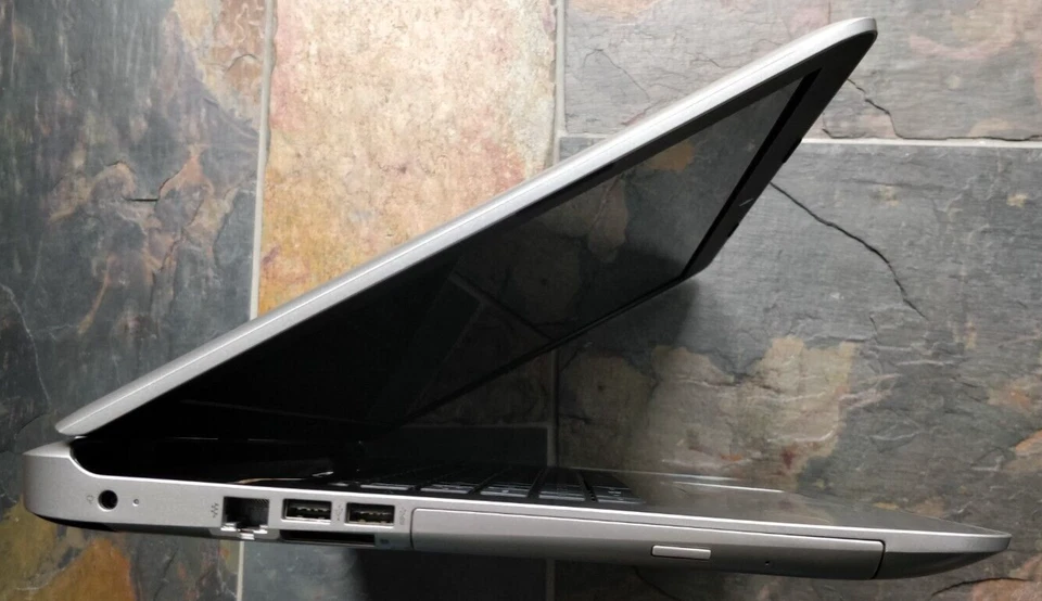 HP Pavilion 17 Notebook - Intel Core i5-6200U GeForce 940M 8GB RAM 1TB HDD Win10 - Image 4 of 4