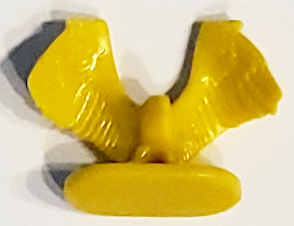 59 RISK Lord Of The Rings Middle Earth Figures Yellow Army Replacement Pieces - Image 4 of 4