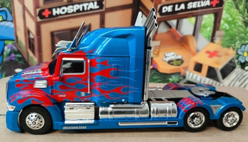Western Star 5700 USA Optimus Prime Transformers PREMIUM Altaya, 1:43 TRACTORA - Image 3 of 4