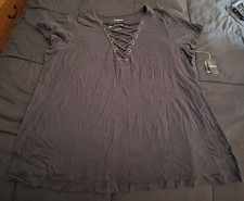 Torrid black short-sleeve lace-up front V-neck top Classic Fit Size 1
