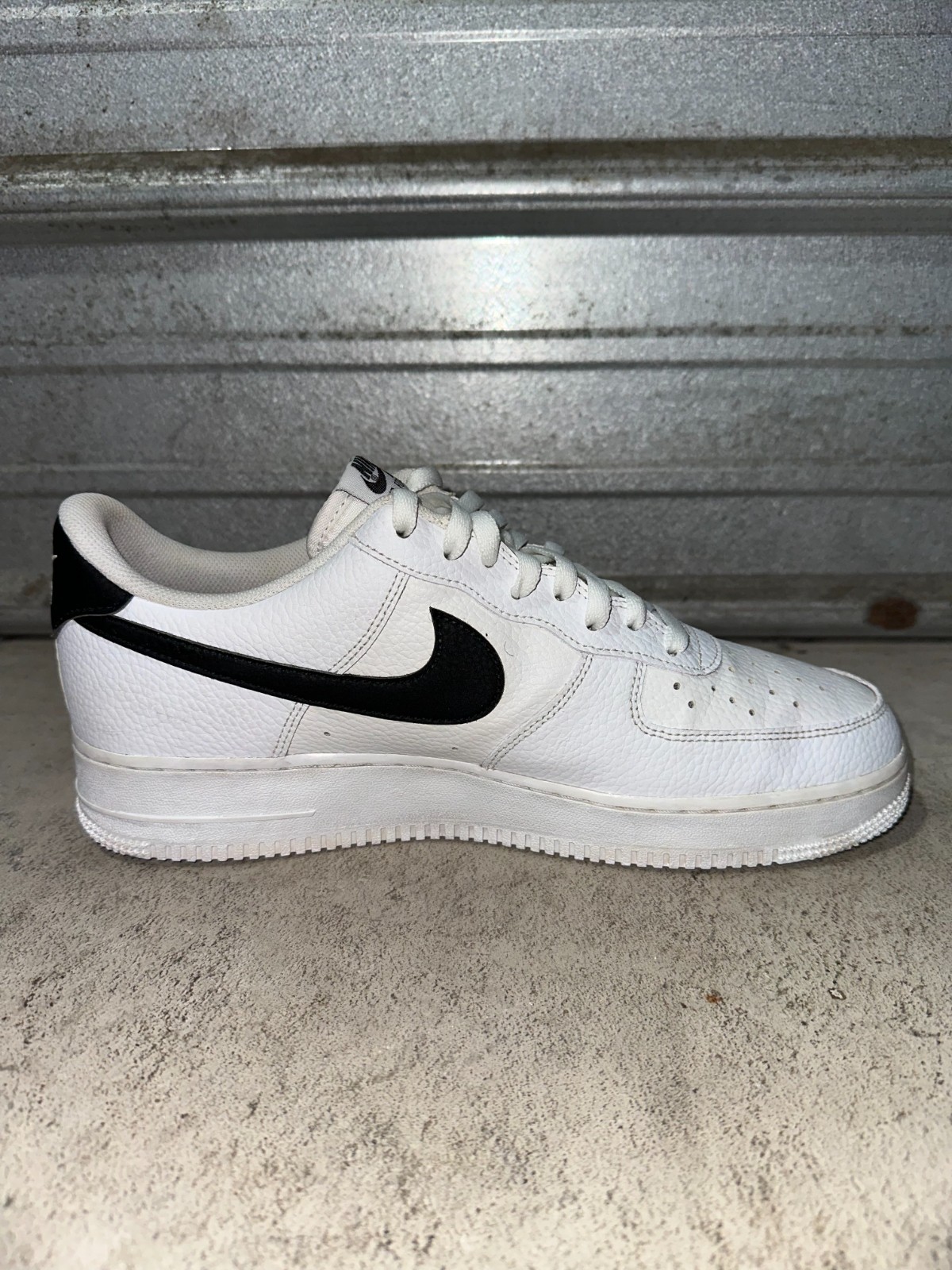 Nike Air Force 1 Sneakers Mens 11.5 Dragon White Black Leather Swoosh Comfort