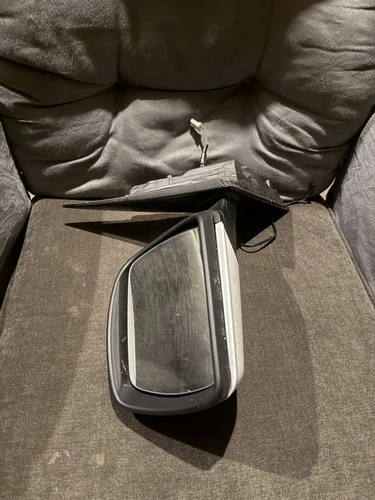 BMW X3 E83 DRIVER LEFT SIDE VIEW MIRROR ASSEMBLY White E1010790 OEM 2004-2010