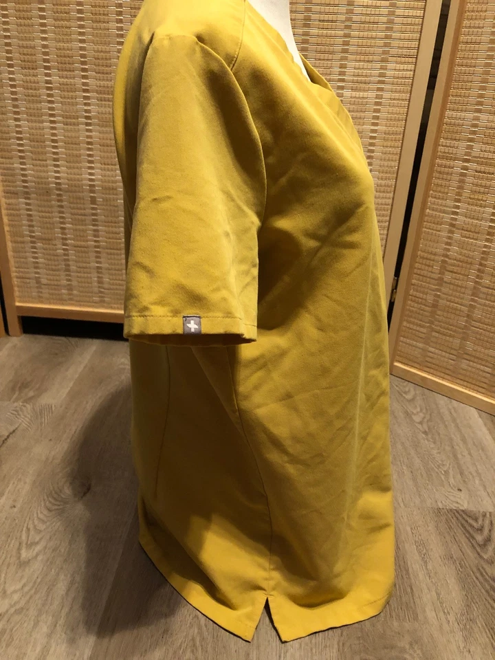 Blusa Médica Estampada de Enfermería FIGS Colección Técnica Amarilla PO#1956 Pequeña S (H48) Foto 4 de 4