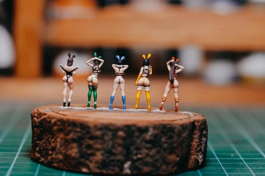 REGALO Figura Miniatura Sexy Chica Conejita v.1 1/87) Diorama Prop No Preiser Navidad Foto 2 de 4