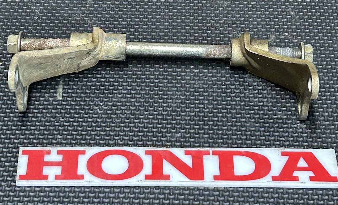 N 08-09 HONDA OEM BRACKETS ENGINE MOUNTS HANGERS 700XX LEFT RIGHT