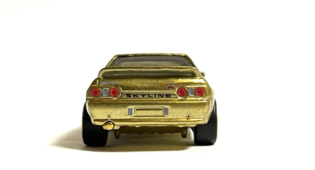 Hot Wheels New 2026 Premium Chase Gold Nissan Skyline GT-R R32