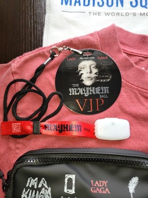 LADY GAGA MAYHEM BALL 25/26 US TOUR - LIMITED GOLD VIP MERCH