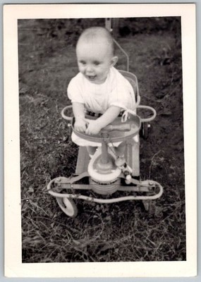 Vtg B&W Snapshot Happy Baby Smiling In Vintage Taylor Tot Stroller Walker 1950s
