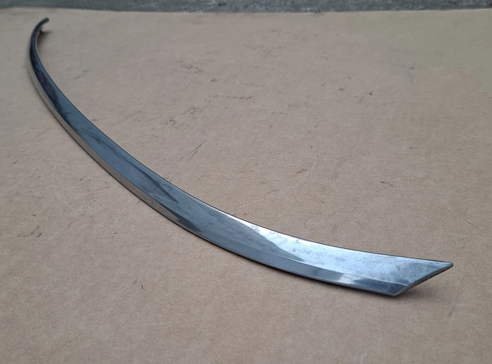 1941 Plymouth Special Deluxe P11 P12 NOS MoPar centro direito vertical moldura de grade - Imagem 2 de 4