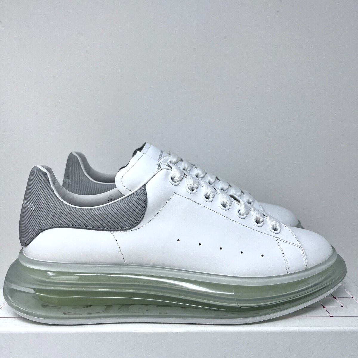 Alexander McQueen Men display picture 3