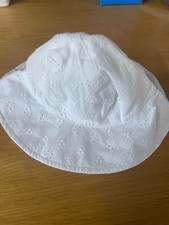 Gap Baby Eyelet Hat 12-18 Months White