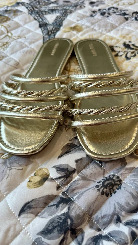 Sandalia antigua con correa cruzada dorada azul marino. Mujer Talla 9.5. Slip On Foto 2 de 4