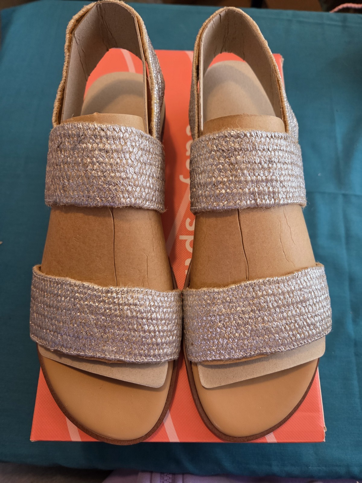 New Easy Spirit LANA 7 Women's Sandals. Silver. 8.5 M. NWB.       #427