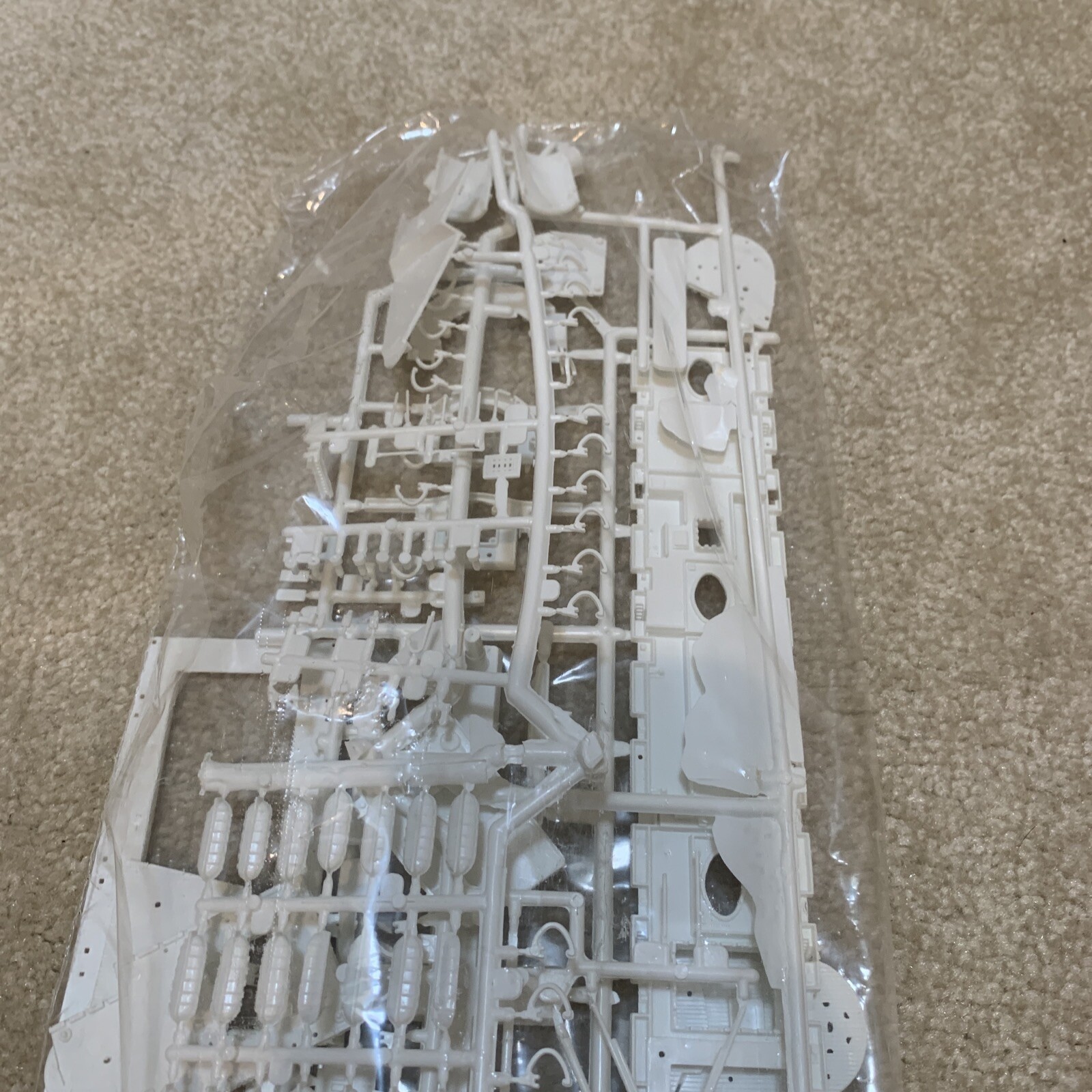 Queen Mary Toy Ship Plastic Model Kit H311 20 3/4 inch Long Revell