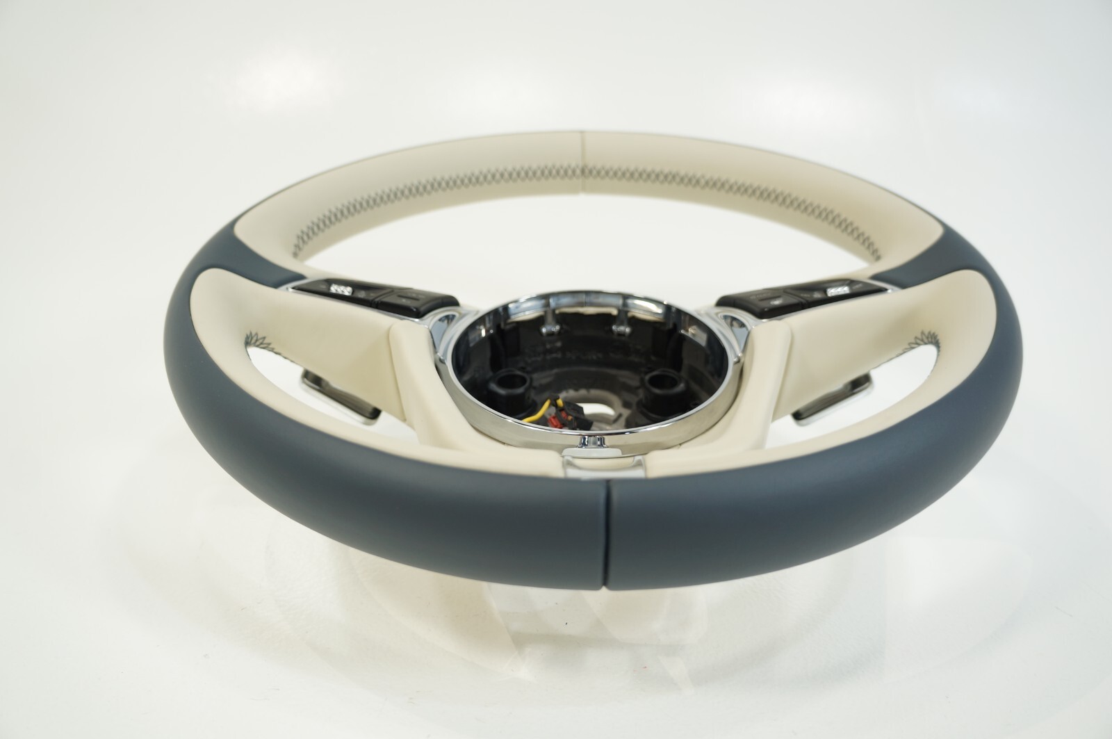 2016-2020 bentley bentayga steering wheel with button control ivory blue leather