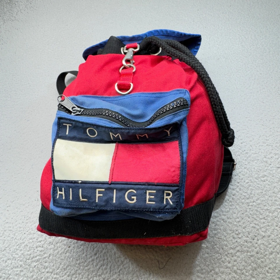 老式 Tommy Hilfiger 背包红色蓝色 90 年代高山奥运会布贴 Cinch 帆布 — 第 4/4 张图片