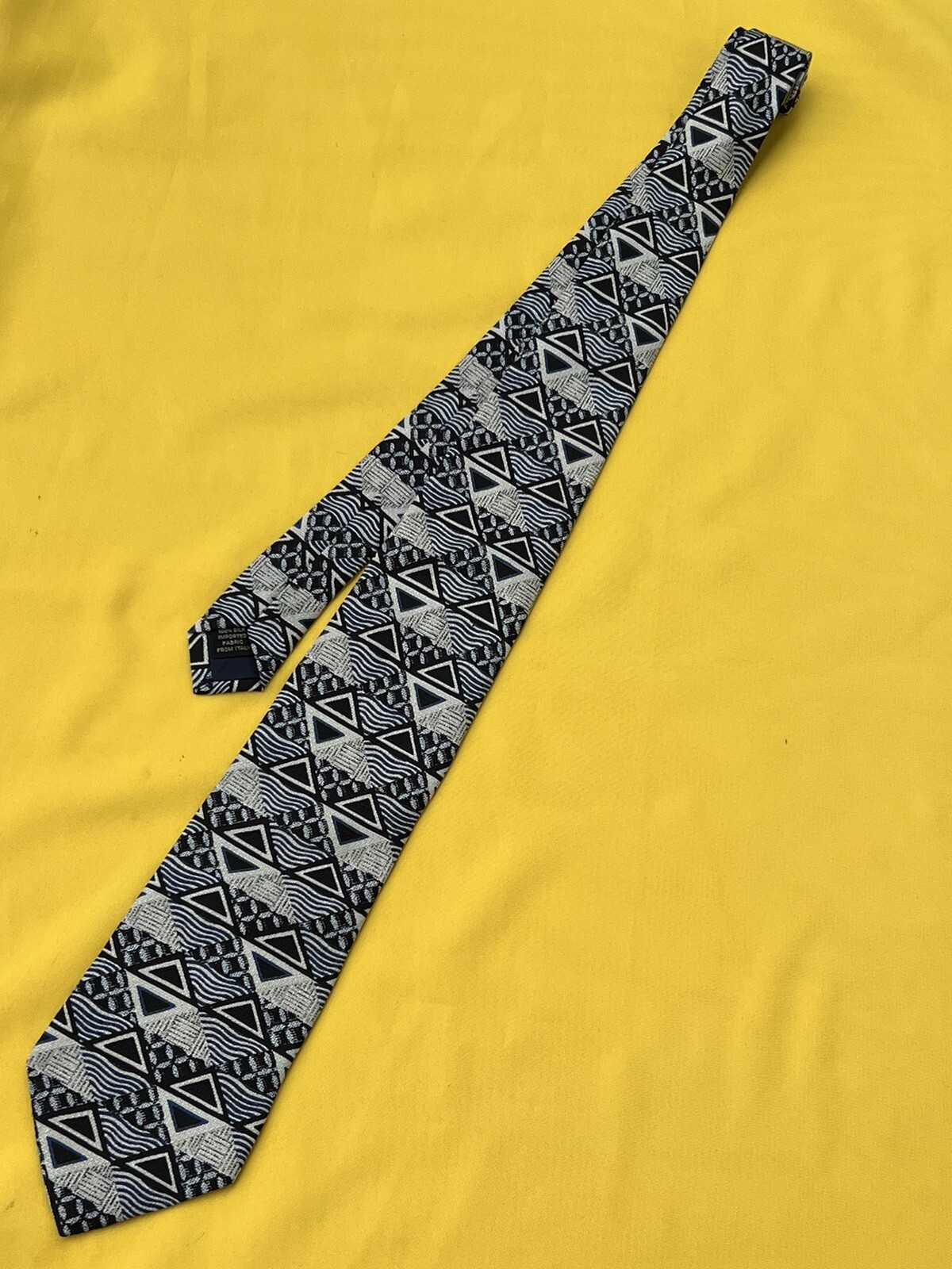 Authentic MISSONI Abstract Three Angle Design On … - image 3