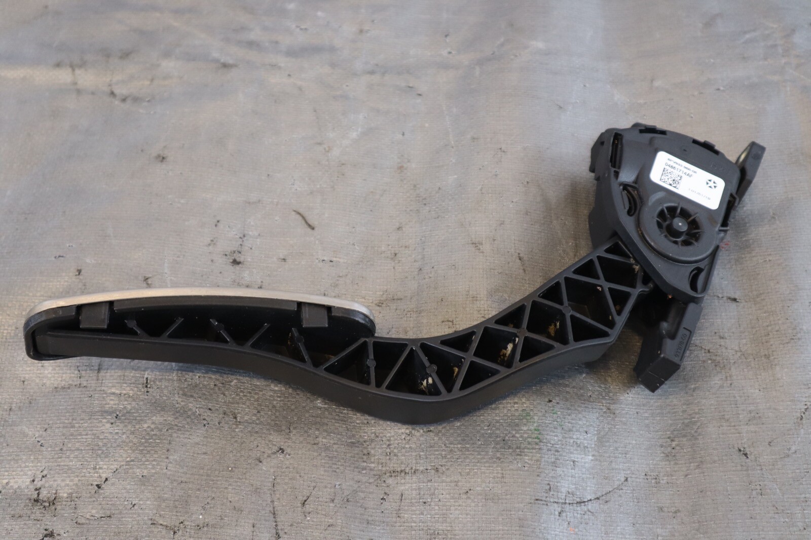 2020 DODGE CHALLENGER SRT HELLCAT OEM 6SPD DBW GAS ACCELERATOR PEDAL