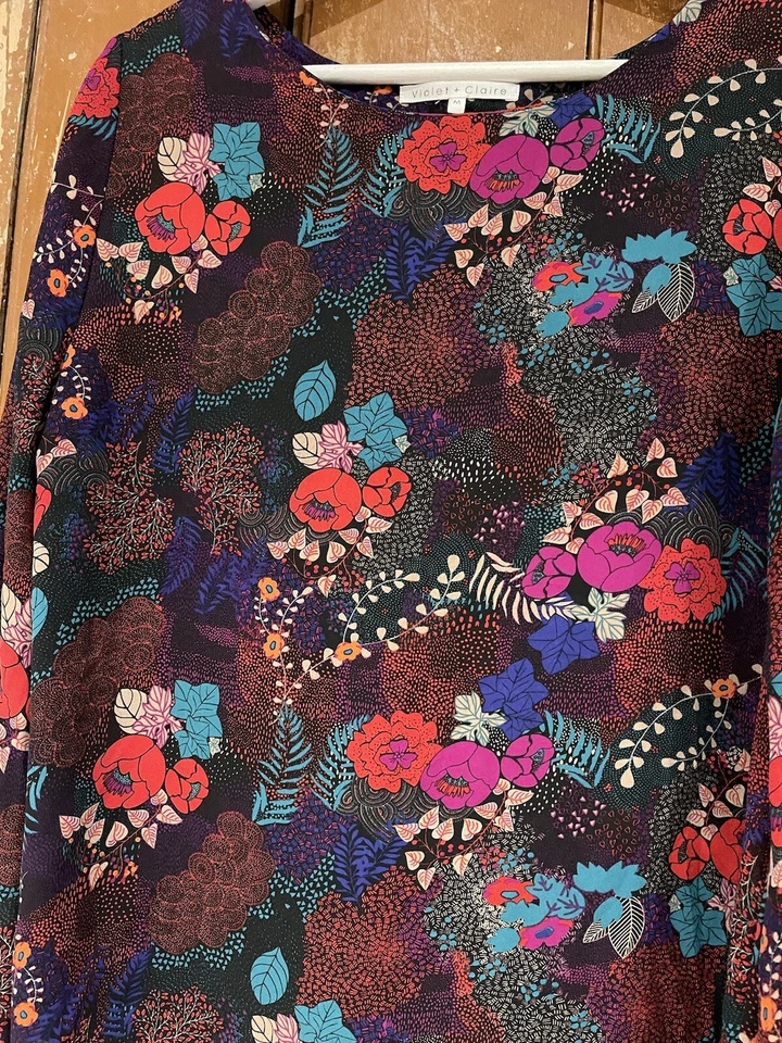 Top de blusa para mujer Violet + Claire talla mediana, multicolores, mangas acampanadas Foto 4 de 4