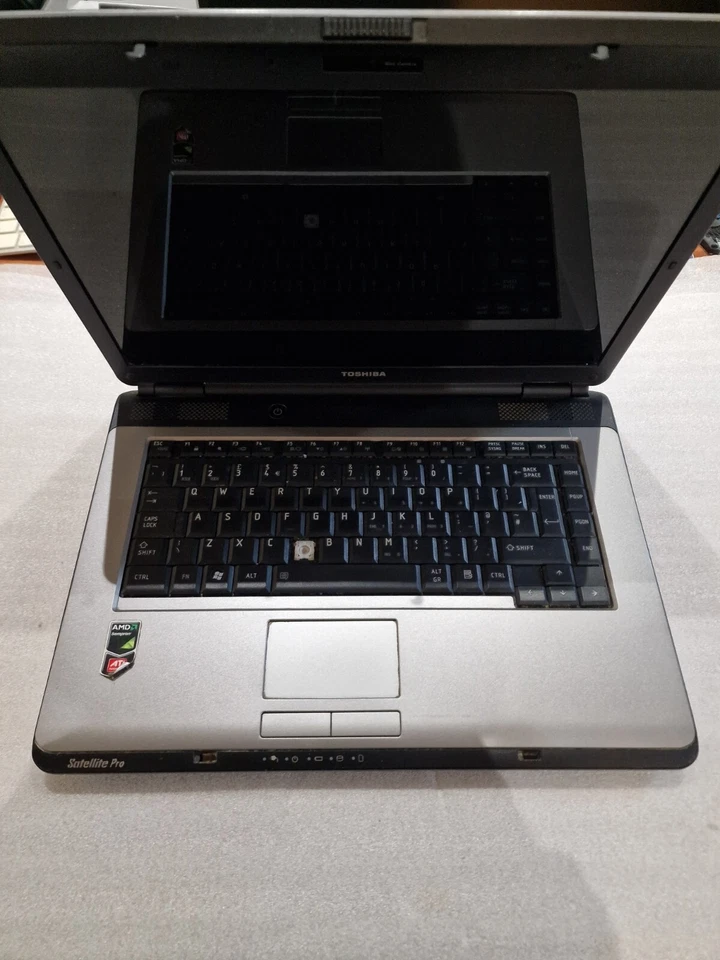 Toshiba Satellite Pro L300D-21U Amd Sempron SI-40 2GHz Untested For Parts - Image 4 of 4