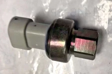 P93CAA360 Genuine AC Air Conditioning Low Pressure Switch For MACK Truck