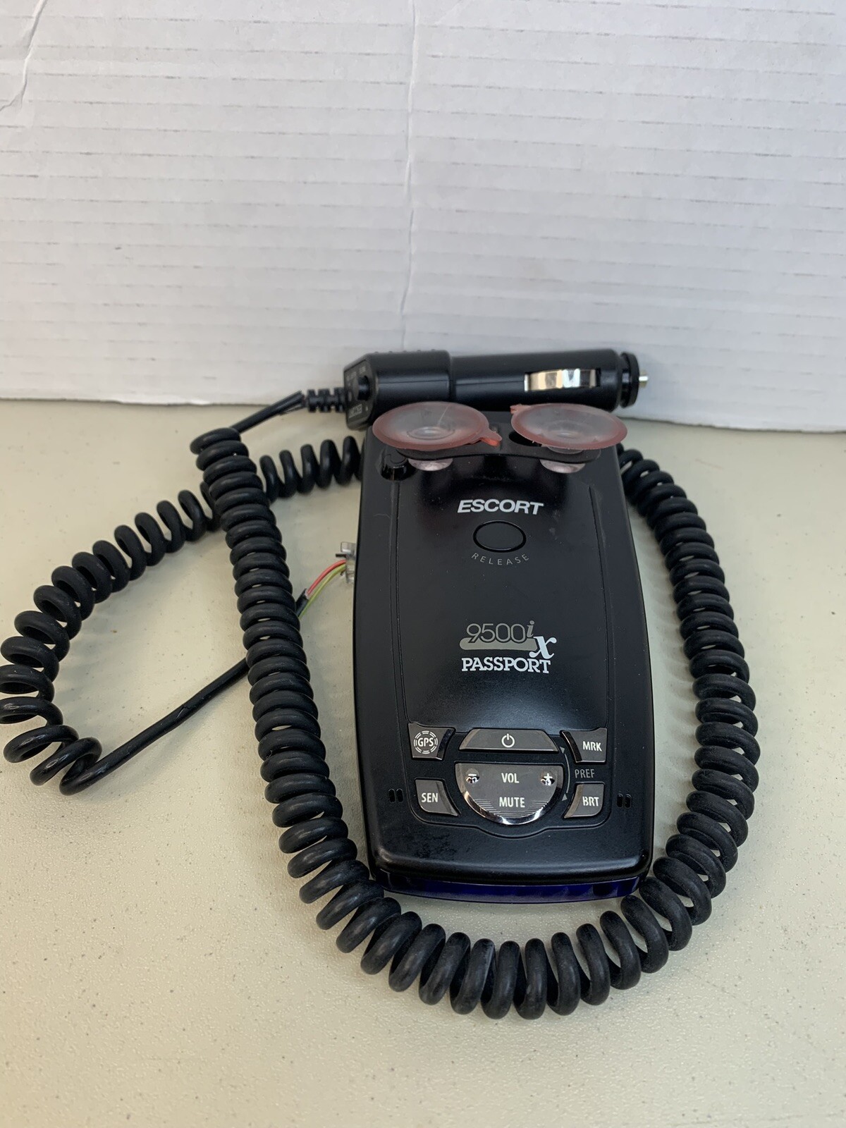 ESCORT PASSPORT 9500ix BLUE LED DISPLAY RADAR LASER Mount Included