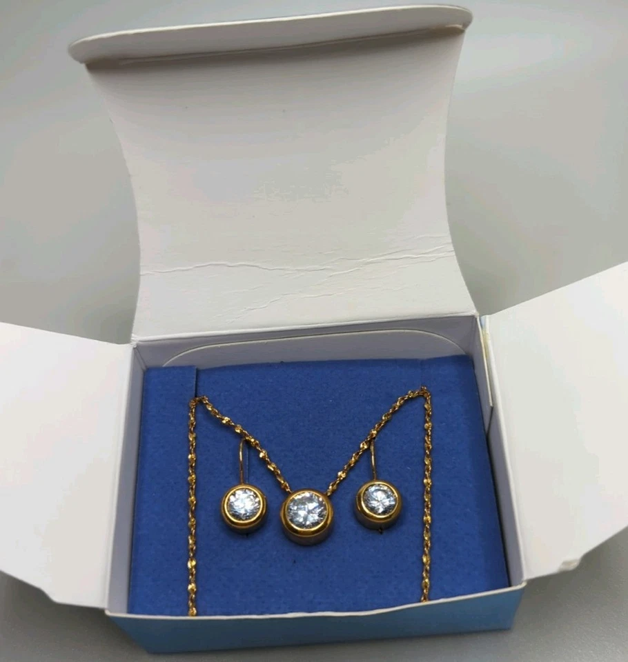 2 Avon Necklaces Floral Lemon 21" Duo Zircon 19" W/ Pierced Earrings 1 NIB C45 - Image 4 of 4