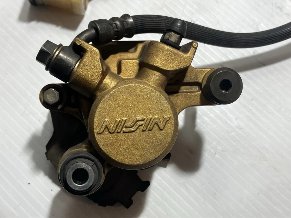 Conjunto de freno trasero Honda Cbr600rr 2004 (fabricante de equipos originales) Foto 2 de 4