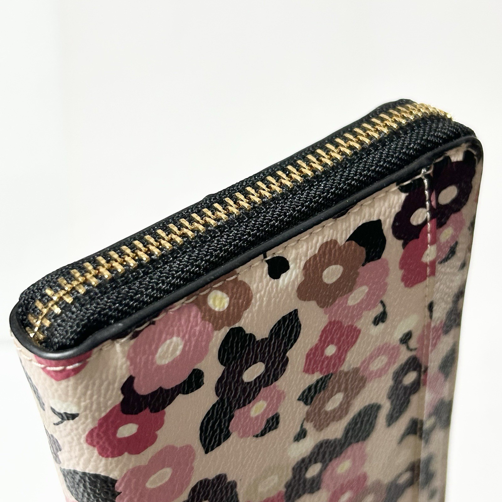 kate spade Canvas Floral Round Zipper Long Wallet with Coin Pocket D0242020Z2 thumbnail 6