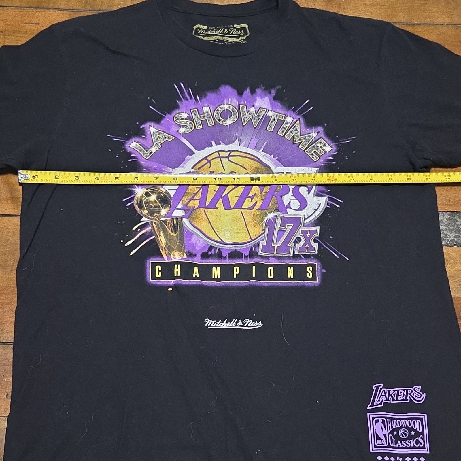 Mitchell & Ness Lakers 17x Champions T Shirt XL Black Hardwood Classics Splatter image 5