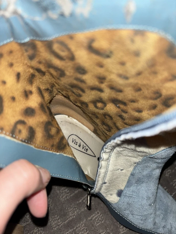 Rare Vintage Nordstrom Vis A Vie Blue And White Cowhide Pointed Toe Heel Boots - Image 3 of 4