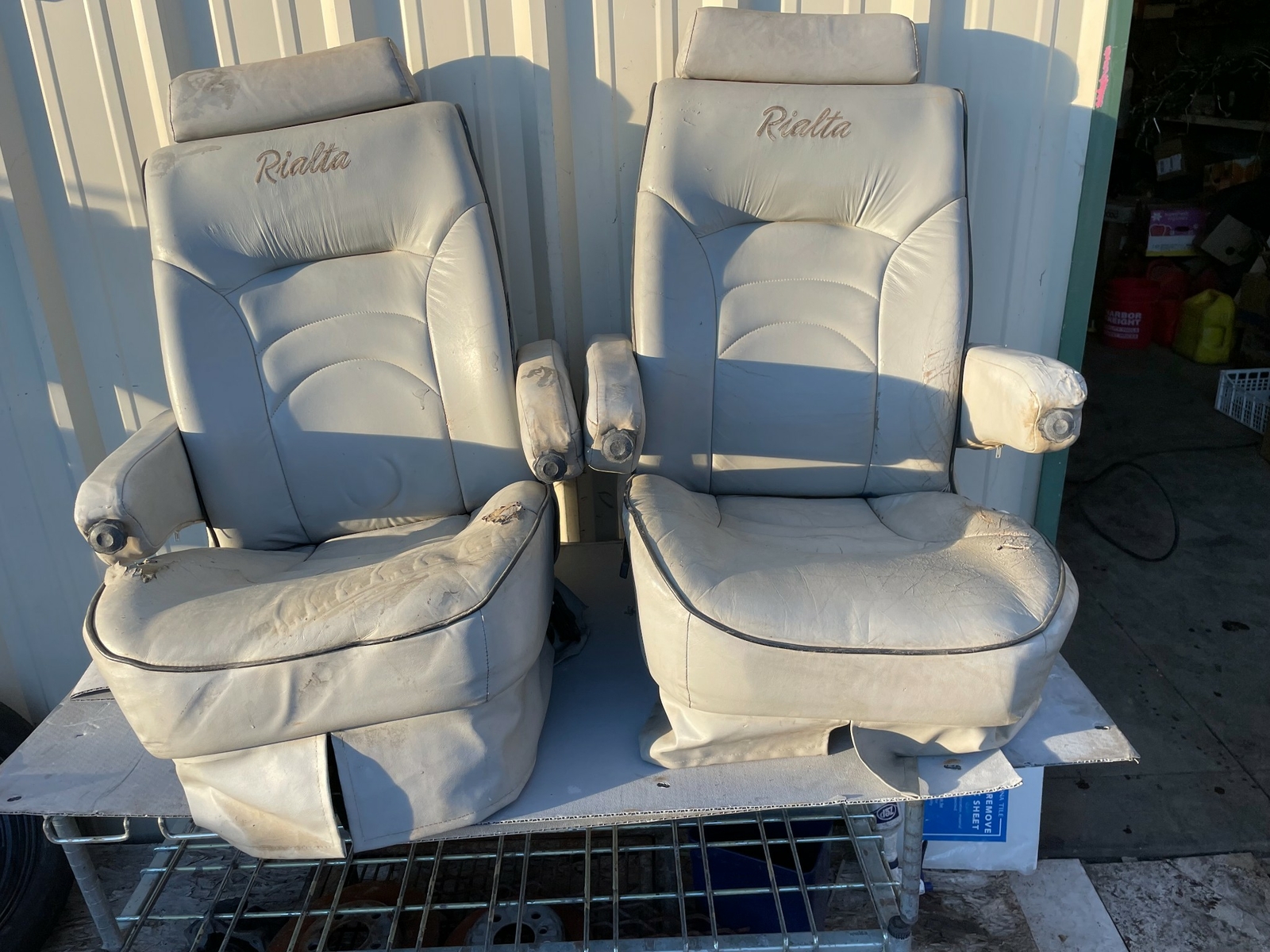 1999 VOLKSWAGEN RIALTA MOTORHOME PASSENGER FRONT LEFT & RIGHT LEATHER