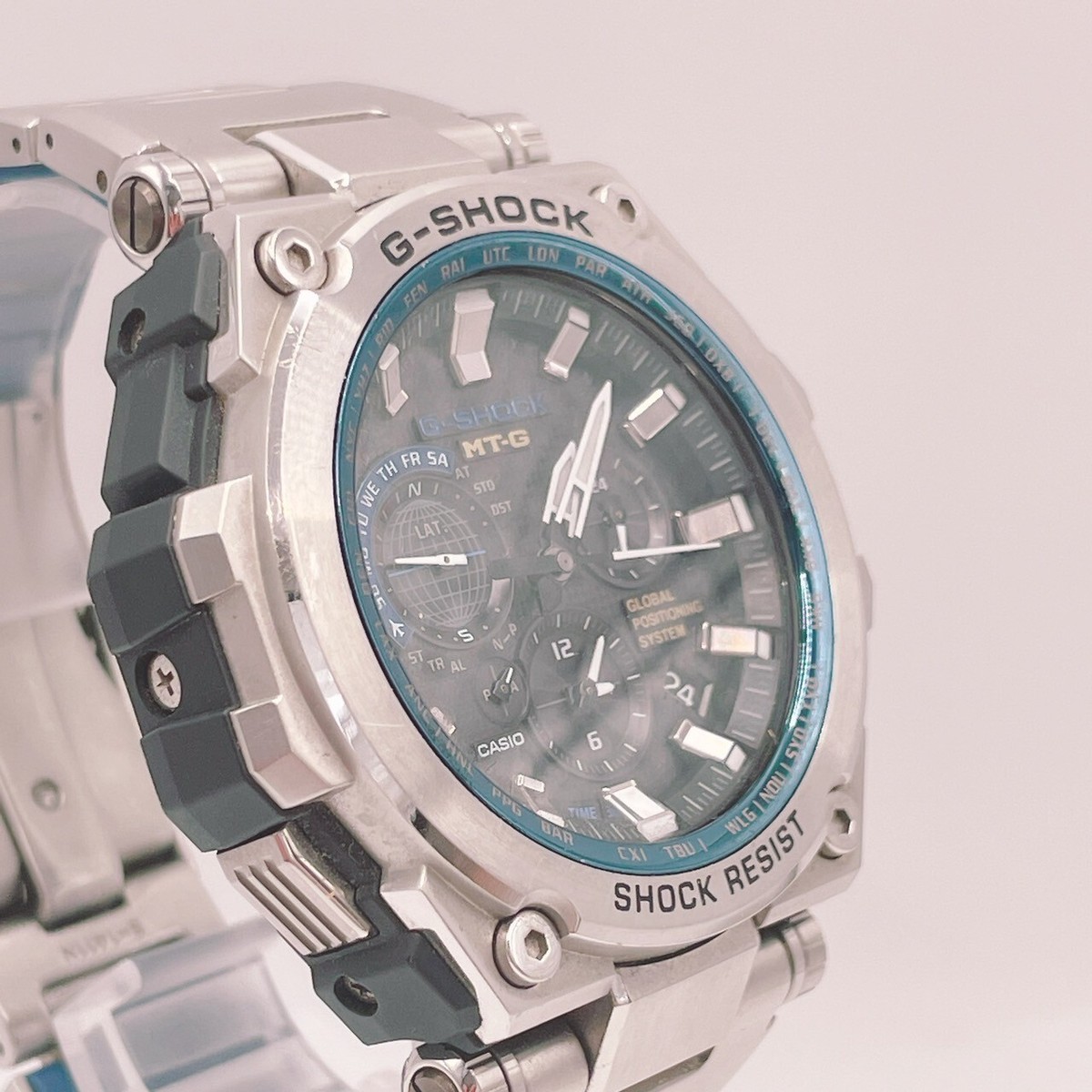 Near Mint Casio G-Shock MT-G MTG-G1000D-1A2JF GPS Solar Radio