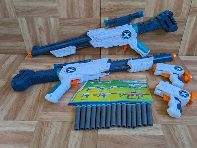Zuru X Shot. 2 x Excel Hawkeye Gun, 2 x Micro Dart Blaster mit 15 Schaumstoffdarts.