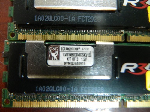 Kingston Kit of 3 KVR1066D3D4R7SK3/12G 1.5V R3DIMM MEMORY - Imagen 2 de 2