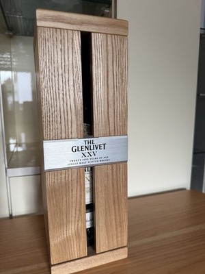 Glenlivet 25 years XXV Originalabfüllung in edler Holzbox Batch 0910A 43% 70cl