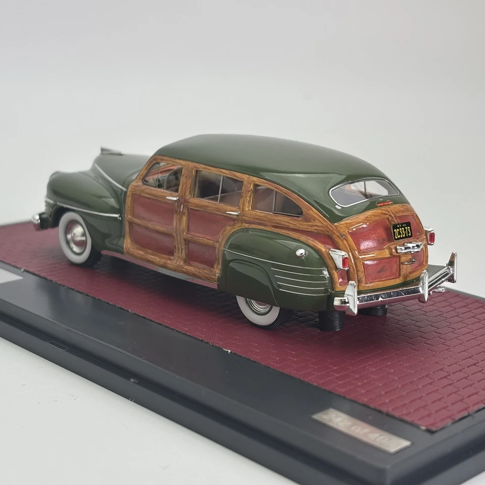 Matrix 1/43 1942 Chrysler Town&Country Wagon Green Resin Car Model - Image 4 of 4