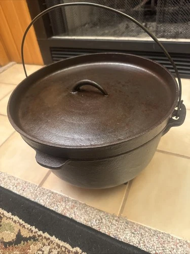 Vintage LODGE Cast Iron Camping Dutch Oven 3 Foot-12"-8 Qt.-w/Lid-USA
