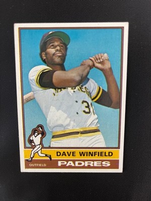 1977 Topps - Dave Winfield #160 - HOF Great - Nice Addition - EX Shape