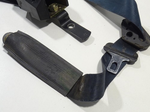 CEINTURE DE SECURITE AVANT DROIT Lada Niva (2121/2131) Terreinwagen 1.7i (21213) - Photo 3/6